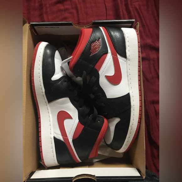 nike air jordan 1 mid (white red black) - Picture 2 of 2